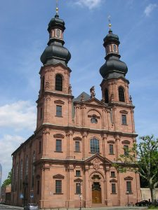 Restaurierungsarbeiten in der Kirche St. Peter Mainz durch Maler Theis