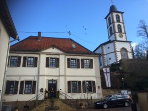 Evangelisches Pfarrhaus Mandel Fassadenrenovierung und Denkmalschutz durch Maler Theis