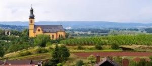 Katholische Kirche Nackenheim nach Außensanierung durch Maler Theis