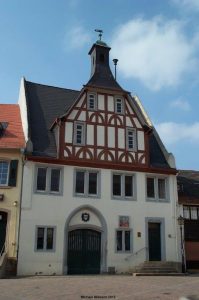 Rathaus Obermoschel nach Fassadensanierung durch Maler Theis